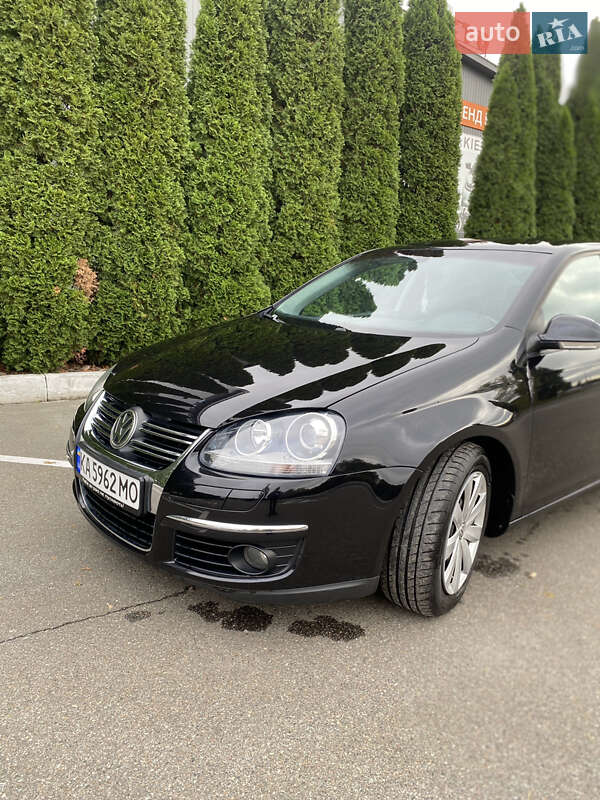 Седан Volkswagen Jetta 2008 в Володимирці