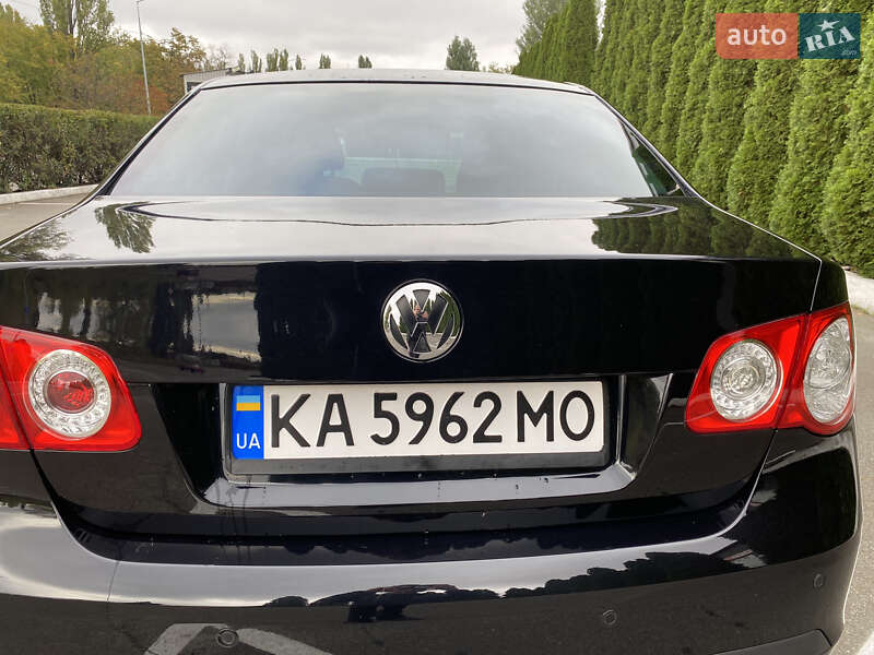Седан Volkswagen Jetta 2008 в Володимирці