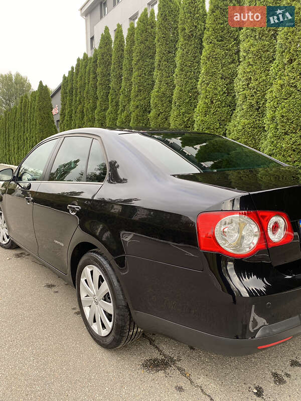 Седан Volkswagen Jetta 2008 в Володимирці