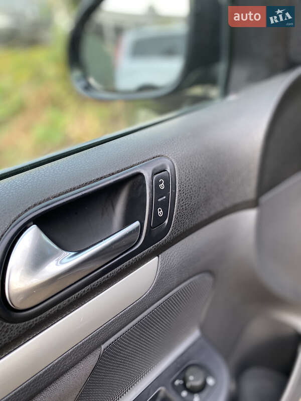 Седан Volkswagen Jetta 2008 в Володимирці