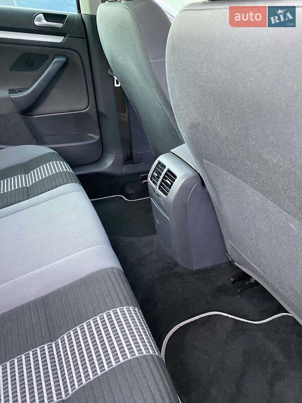 Седан Volkswagen Jetta 2008 в Володимирці