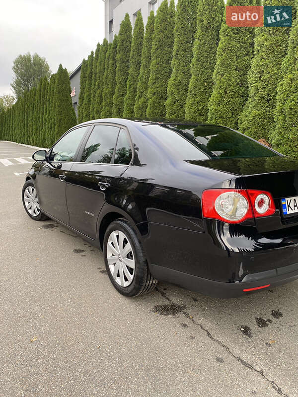 Седан Volkswagen Jetta 2008 в Володимирці