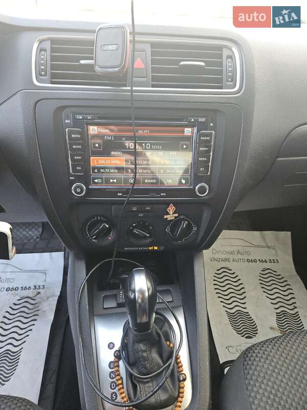 Седан Volkswagen Jetta 2013 в Одесі