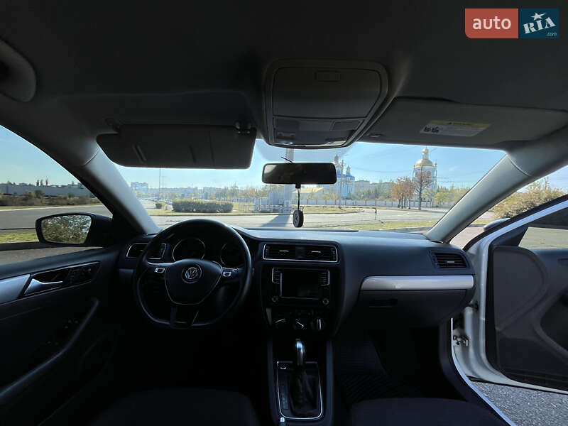 Седан Volkswagen Jetta 2016 в Кривому Розі