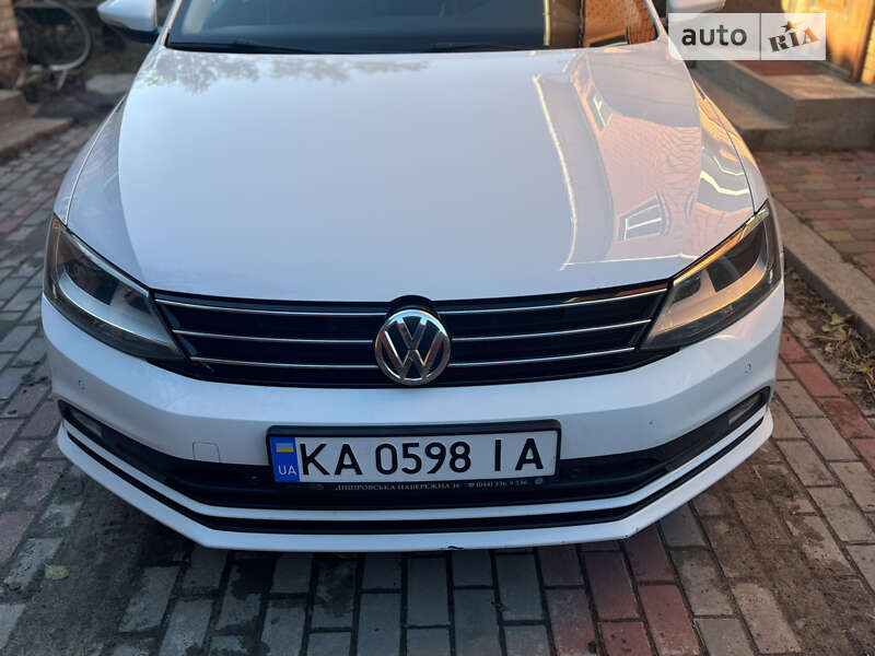 Седан Volkswagen Jetta 2016 в Киеве