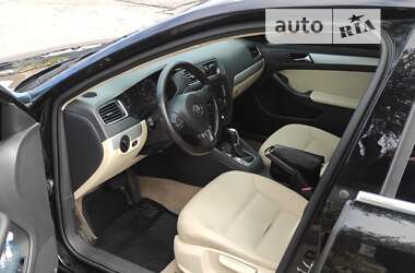 Седан Volkswagen Jetta 2011 в Кривом Роге