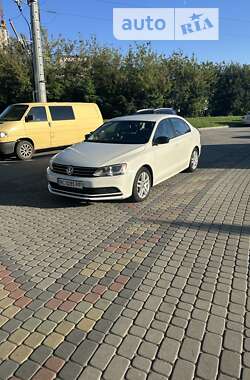 Седан Volkswagen Jetta 2015 в Львові