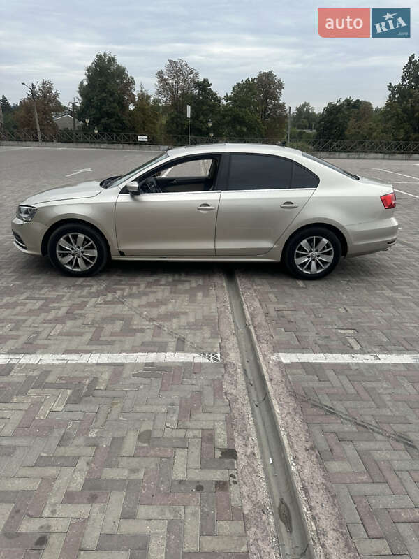 Седан Volkswagen Jetta 2014 в Харькове