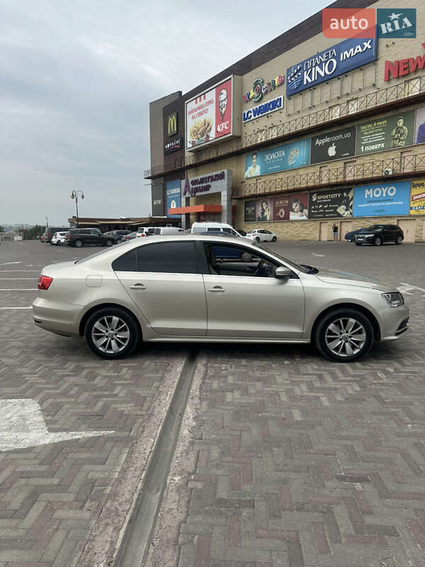 Седан Volkswagen Jetta 2014 в Харькове