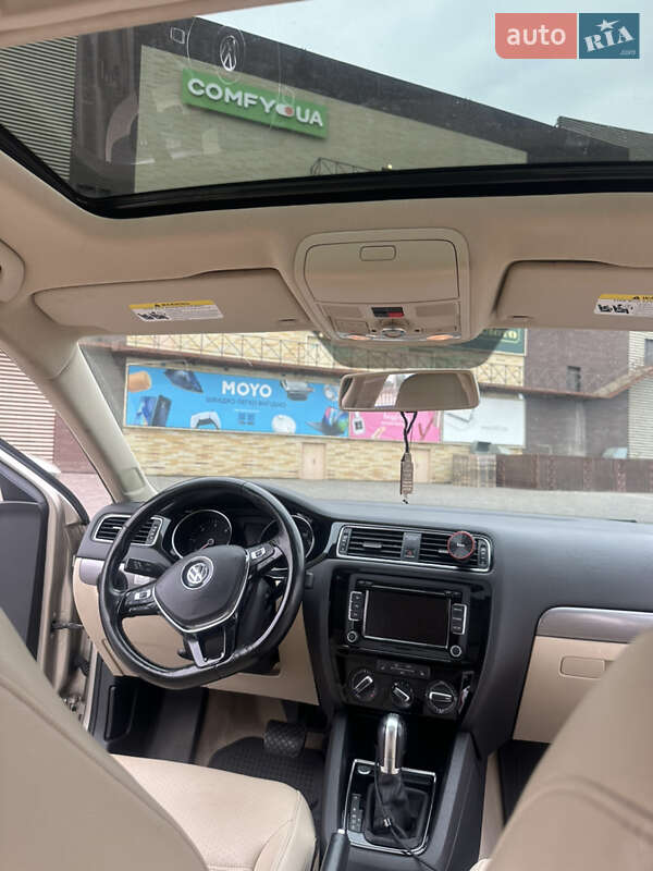 Седан Volkswagen Jetta 2014 в Харькове