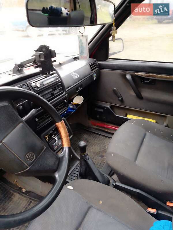 Седан Volkswagen Jetta 1989 в Вижниці