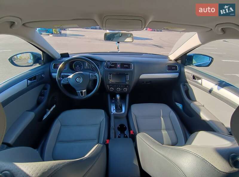 Седан Volkswagen Jetta 2014 в Києві