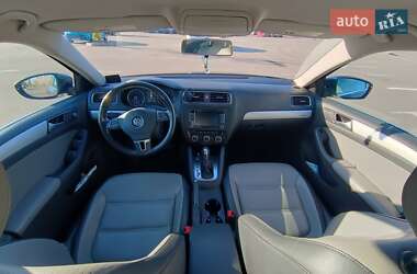Седан Volkswagen Jetta 2014 в 