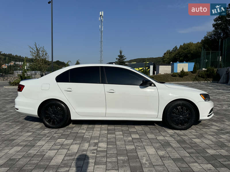 Седан Volkswagen Jetta 2016 в Львове
