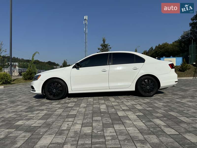 Седан Volkswagen Jetta 2016 в Львове