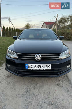 Седан Volkswagen Jetta 2015 в Львове