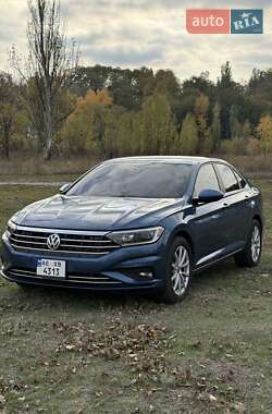 Седан Volkswagen Jetta 2018 в 