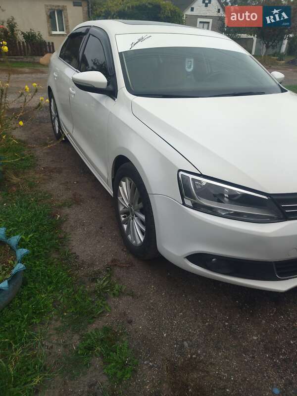 Седан Volkswagen Jetta 2011 в Вознесенске