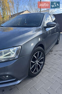 Седан Volkswagen Jetta 2016 в Красилові