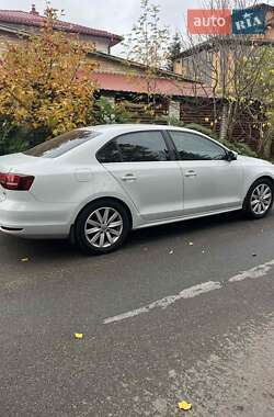 Седан Volkswagen Jetta 2017 в Киеве