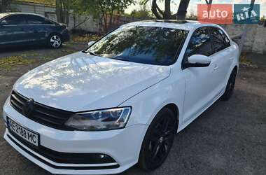 Седан Volkswagen Jetta 2015 в Днепре