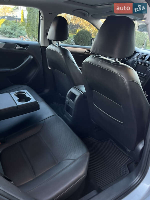 Седан Volkswagen Jetta 2017 в Луцьку