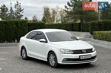 Седан Volkswagen Jetta 2016 в Дніпрі