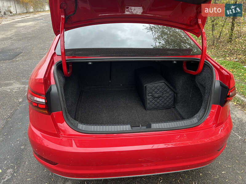 Седан Volkswagen Jetta 2019 в Дніпрі