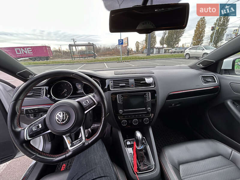 Седан Volkswagen Jetta 2016 в Киеве фото 3 Седан Volkswagen Jetta 2016 в Киеве