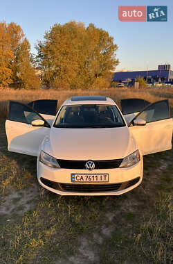 Седан Volkswagen Jetta 2011 в Черкасах