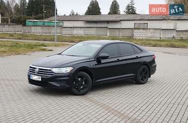 Седан Volkswagen Jetta 2018 в Львові