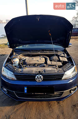 Седан Volkswagen Jetta 2014 в 
