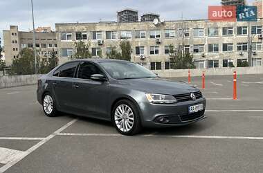 Седан Volkswagen Jetta 2013 в Киеве