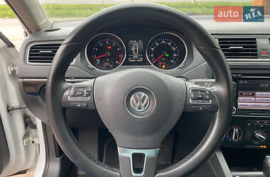 Седан Volkswagen Jetta 2014 в Хмельницком