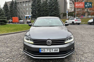 Седан Volkswagen Jetta 2015 в Днепре