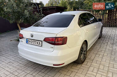 Седан Volkswagen Jetta 2016 в 