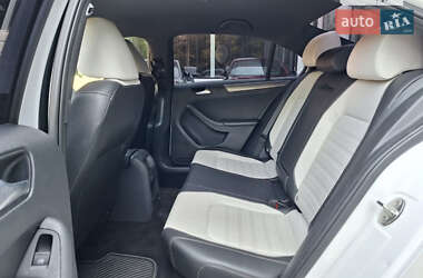Седан Volkswagen Jetta 2016 в 