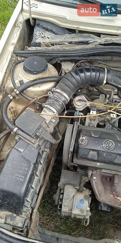 Седан Volkswagen Jetta 1988 в Чернівцях