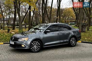 Седан Volkswagen Jetta 2015 в Олександрії