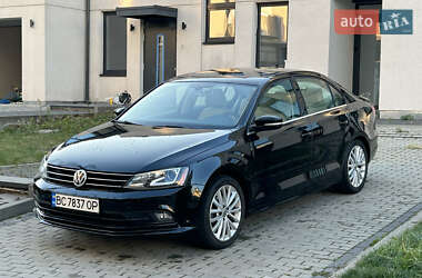 Седан Volkswagen Jetta 2015 в Львові