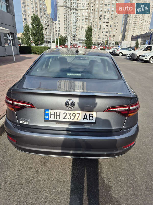 Седан Volkswagen Jetta 2018 в Києві
