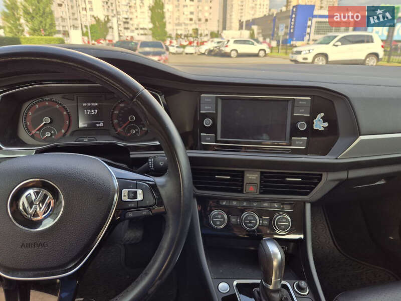 Седан Volkswagen Jetta 2018 в Києві