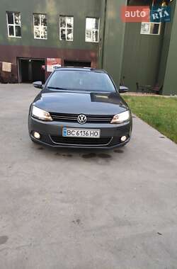 Седан Volkswagen Jetta 2012 в Львові