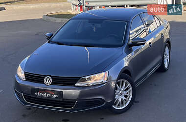 Седан Volkswagen Jetta 2014 в Миколаєві