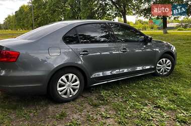 Седан Volkswagen Jetta 2013 в Ромнах