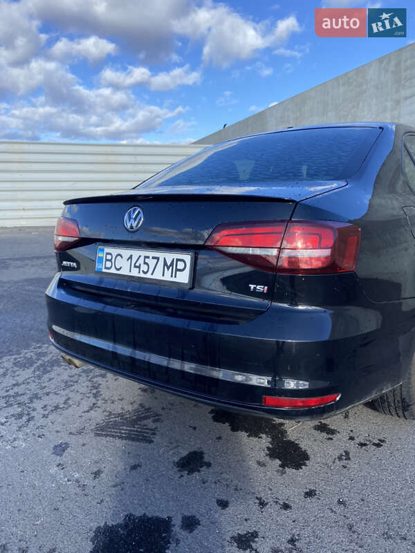 Седан Volkswagen Jetta 2016 в Львові