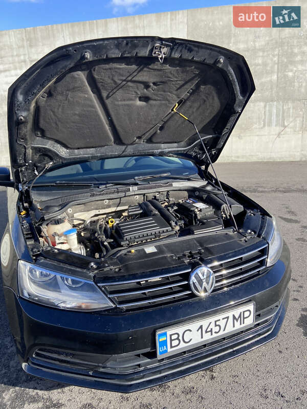 Седан Volkswagen Jetta 2016 в Львові