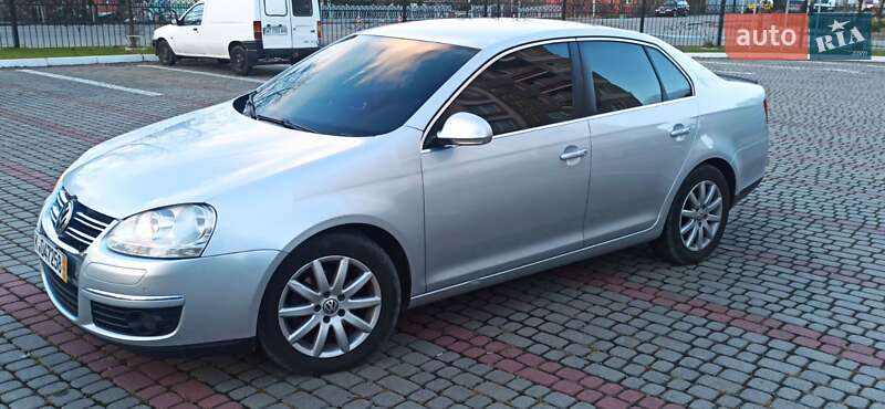 Седан Volkswagen Jetta 2010 в Богородчанах