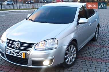 Седан Volkswagen Jetta 2010 в Богородчанах