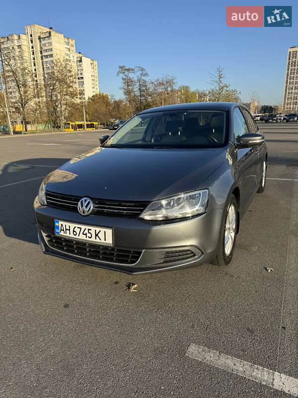 Седан Volkswagen Jetta 2013 в Киеве